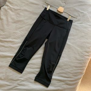 lululemon gear up crop 17” size 4 black